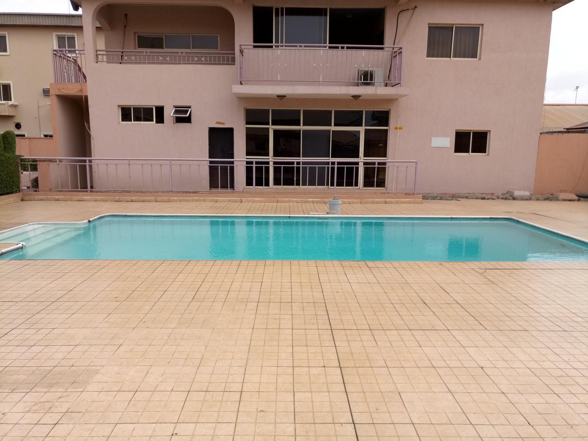 Hotel Benizia Asaba Exteriör bild